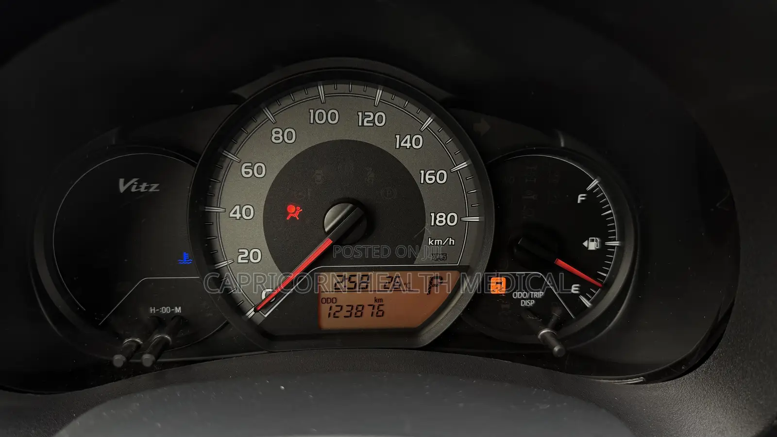 Toyota Vitz 1.0 FWD 5dr 2016 Black