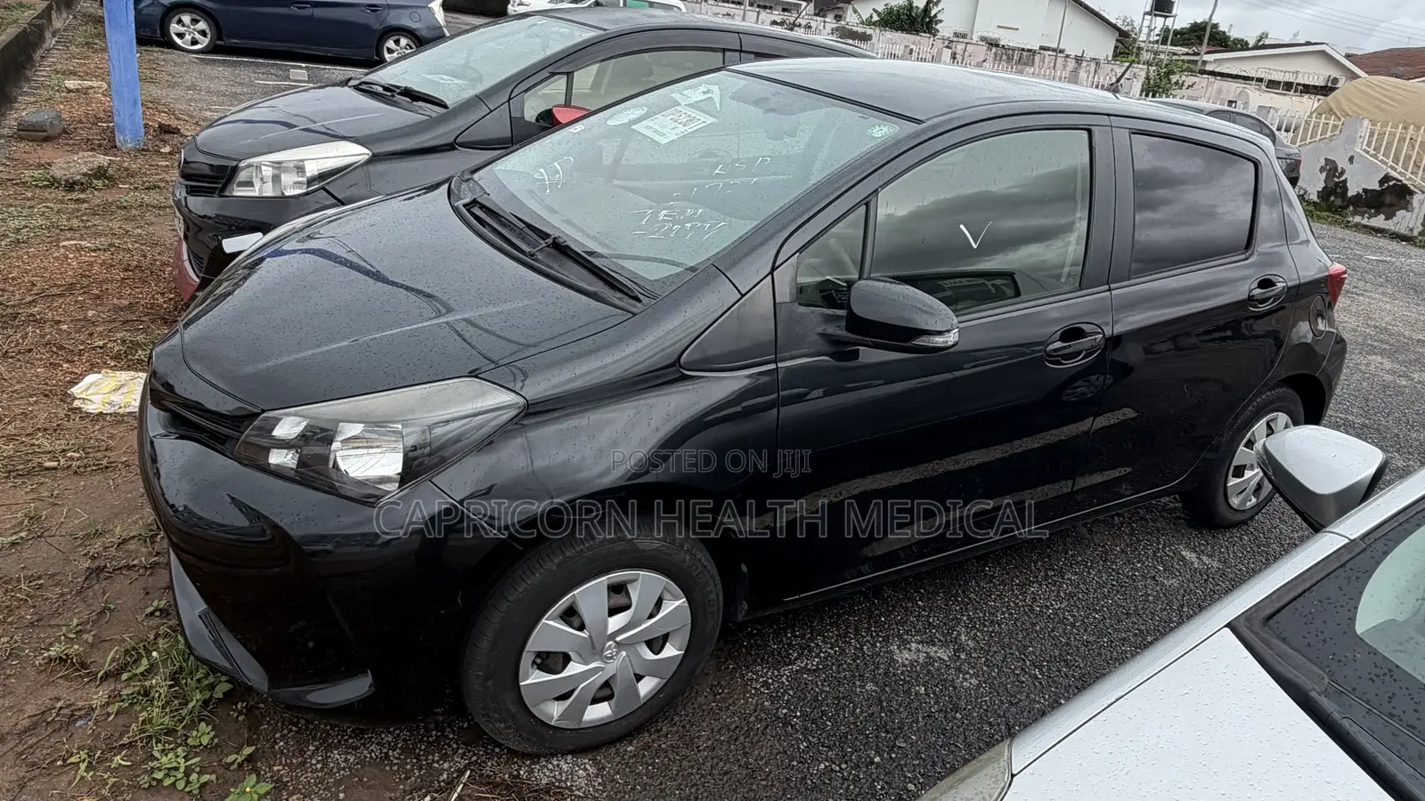 Toyota Vitz 1.0 FWD 5dr 2016 Black