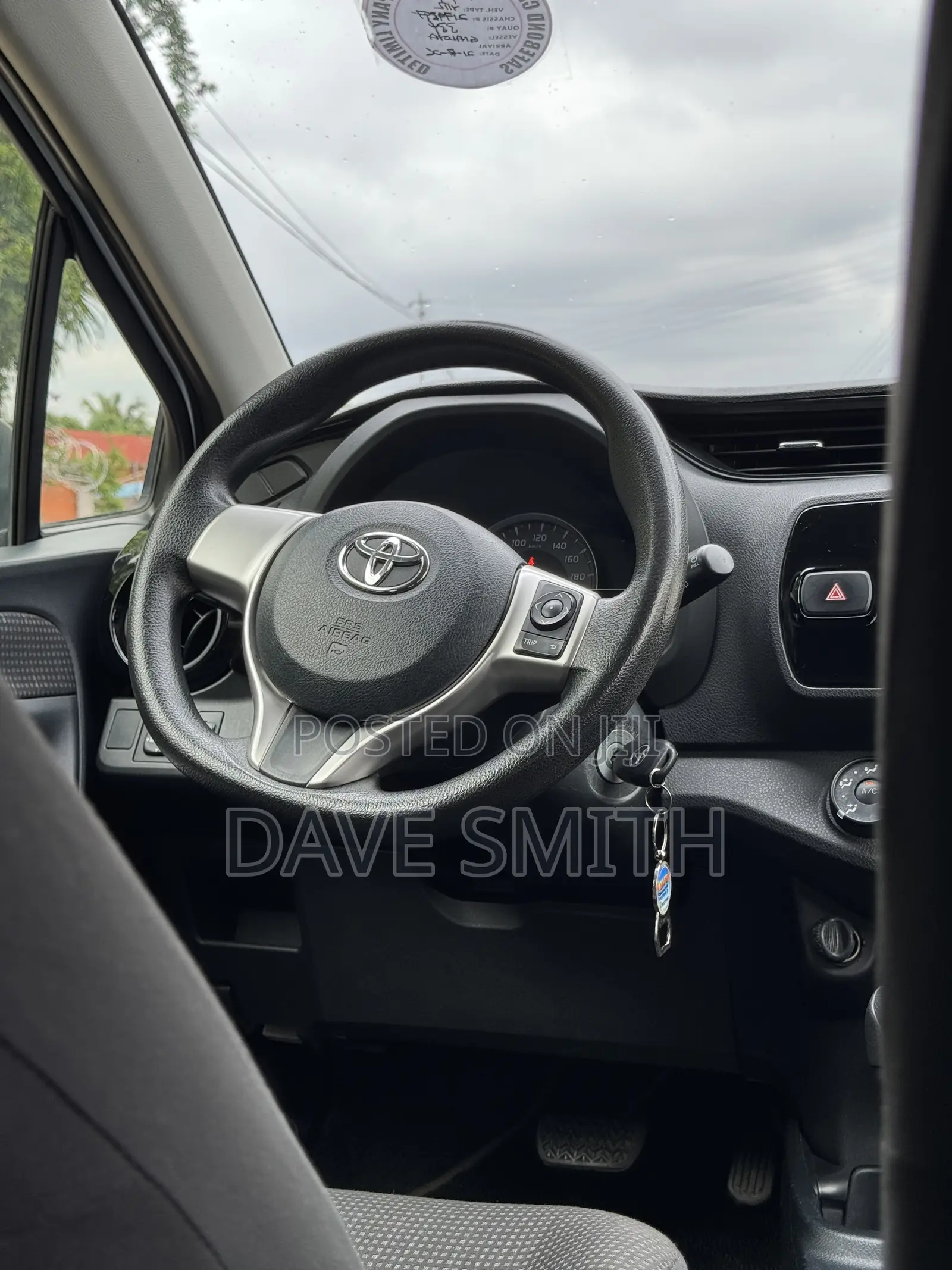 Toyota Vitz 1.3 AWD 5dr 2016 Silver