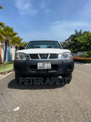 Nissan Hardbody 2012 White