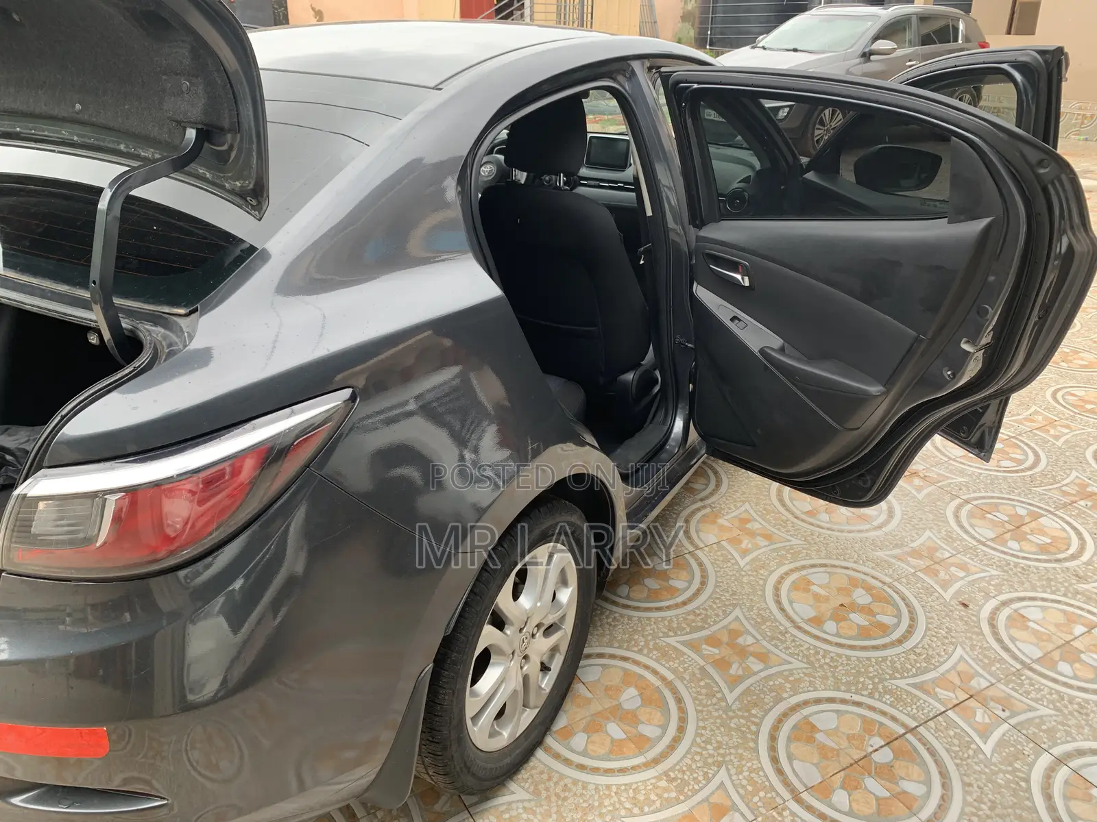 Toyota Yaris 2017 Black