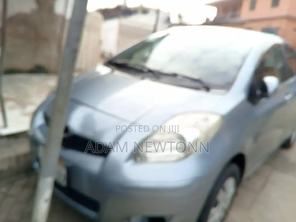 Toyota Vitz 2010 Green