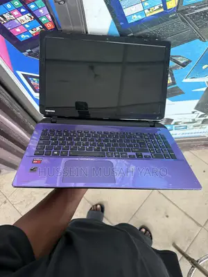 Laptop Toshiba Satellite L50D 4GB AMD A4 SSD 128GB