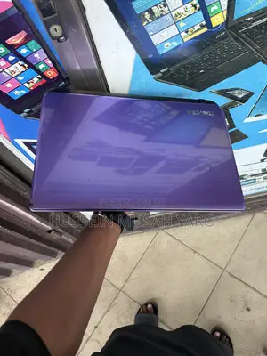 Laptop Toshiba Satellite L50D 4GB AMD A4 SSD 128GB