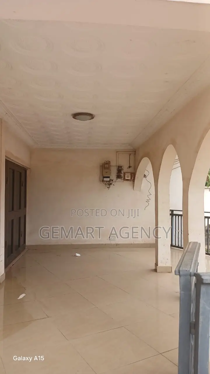 9bdrm House in Taifa Burkina for rent