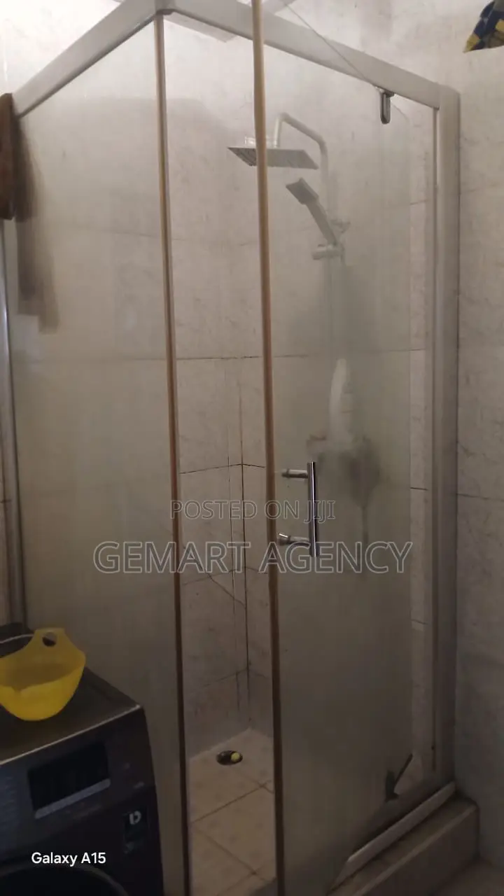 9bdrm House in Taifa Burkina for rent