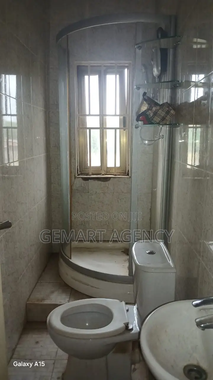 9bdrm House in Taifa Burkina for rent
