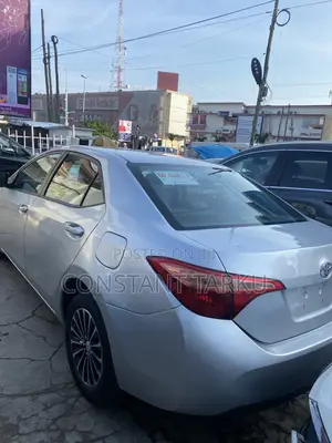Toyota Corolla LE (1.8L 4cyl 2A) 2019 Gray