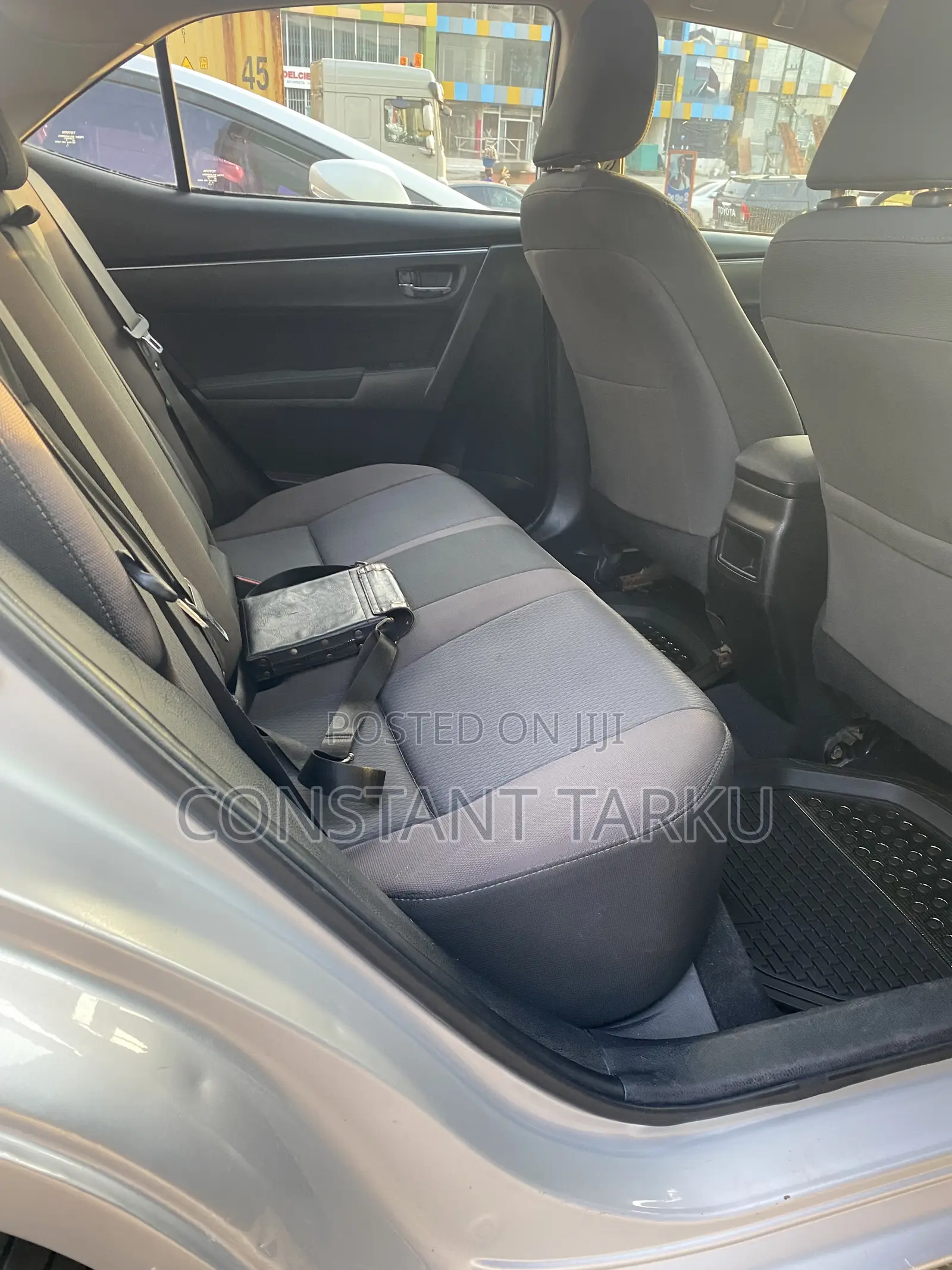 Toyota Corolla LE (1.8L 4cyl 2A) 2019 Gray