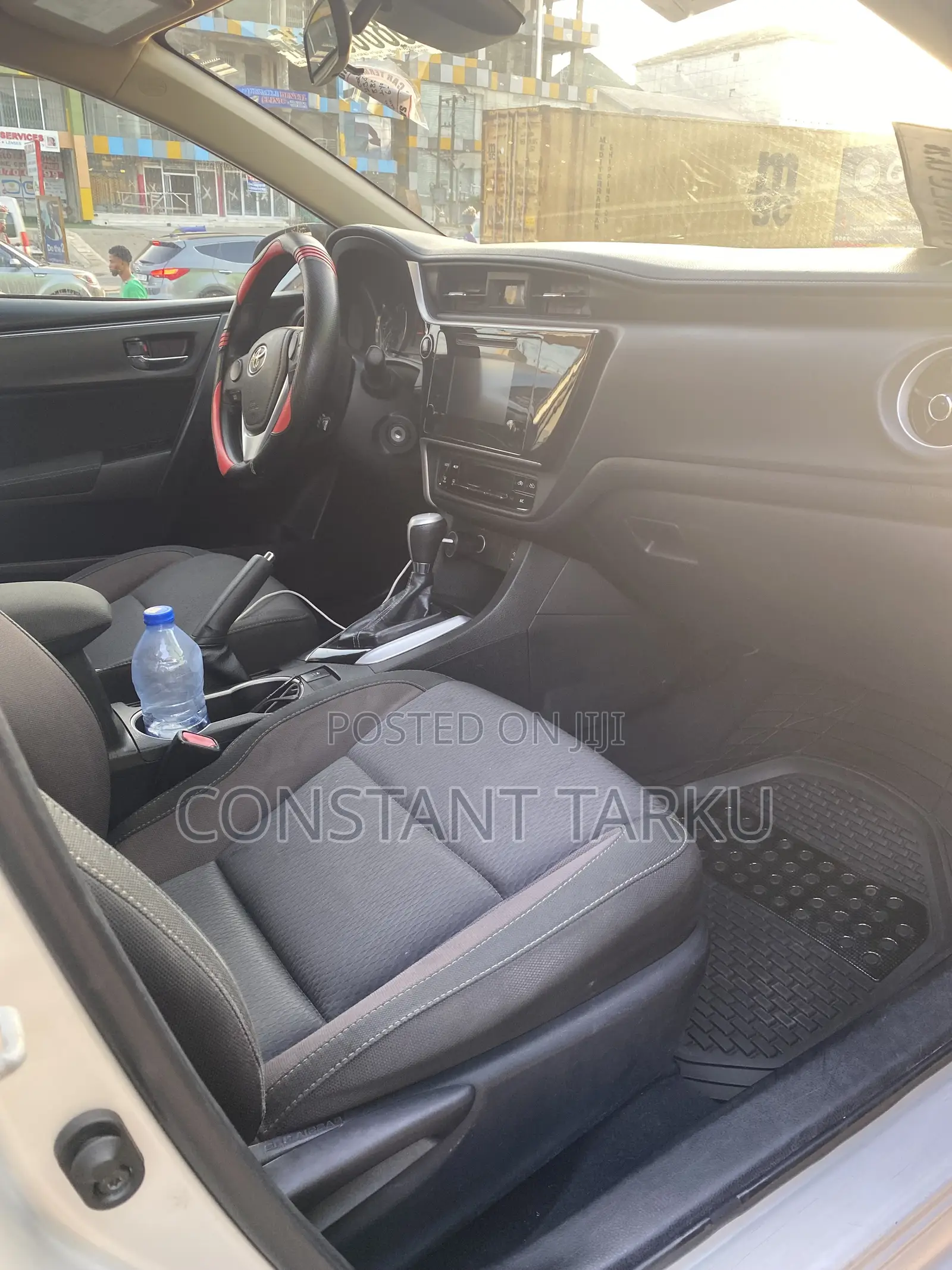 Toyota Corolla LE (1.8L 4cyl 2A) 2019 Gray