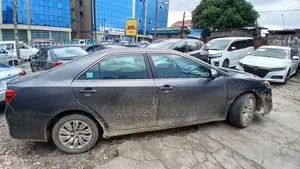 Toyota Camry SE 4dr Sedan (2.5L 4cyl 6A) 2014 Gray