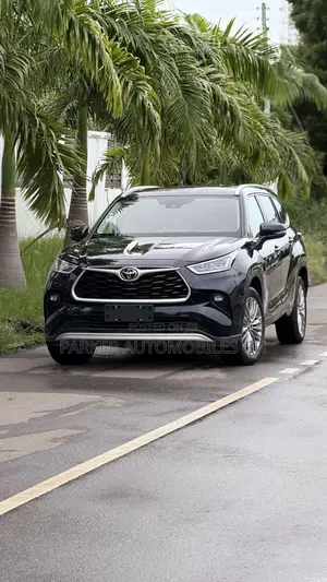 Toyota Highlander Limited AWD 2023 Black