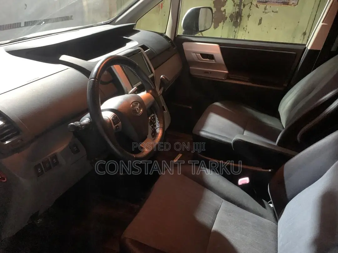 Toyota Voxy 2012 White