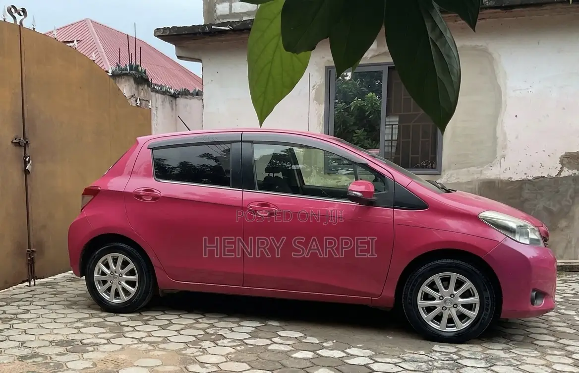 Toyota Vitz 1.0 FWD 3dr 2012 Pink