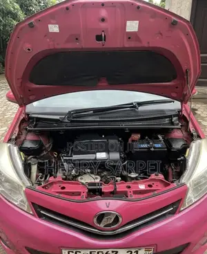 Toyota Vitz 1.0 FWD 3dr 2012 Pink