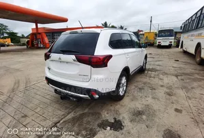 Mitsubishi Outlander 2016 White