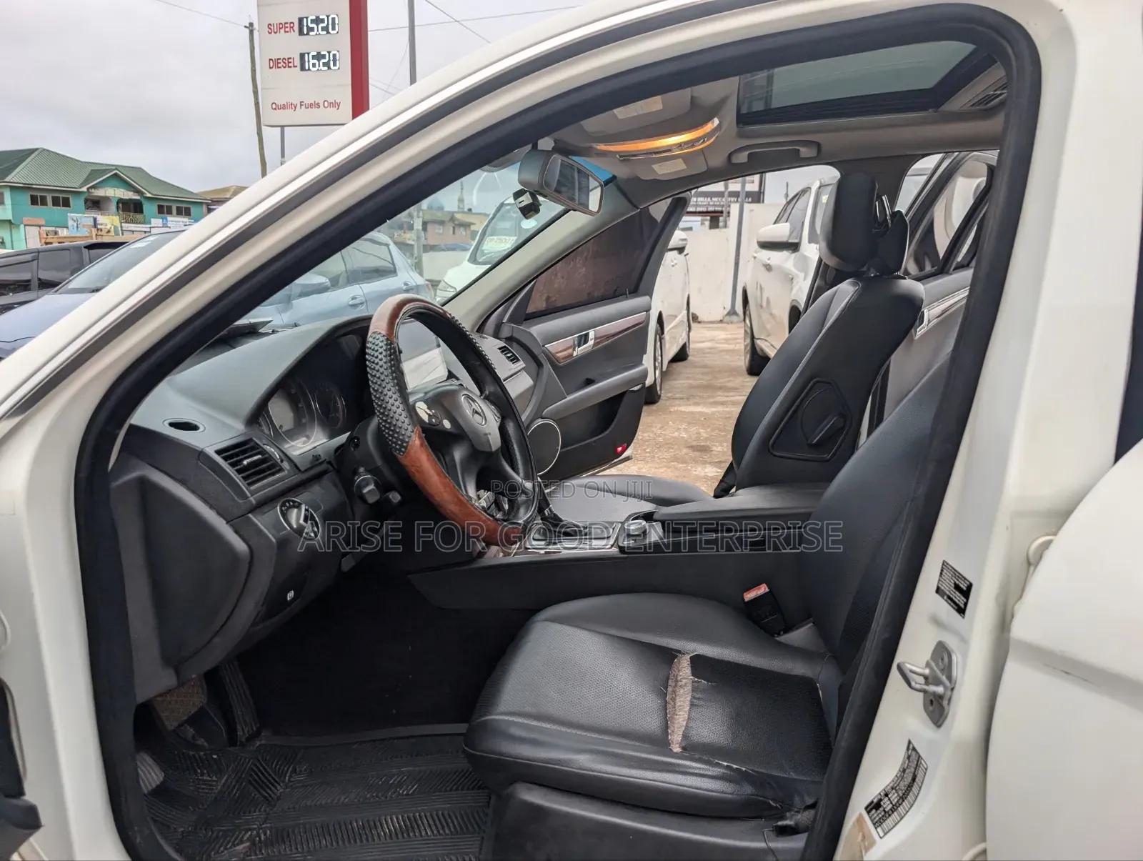 Mercedes-Benz C300 Sport Sedan AWD (3.0L 6cyl 7A) 2008 White