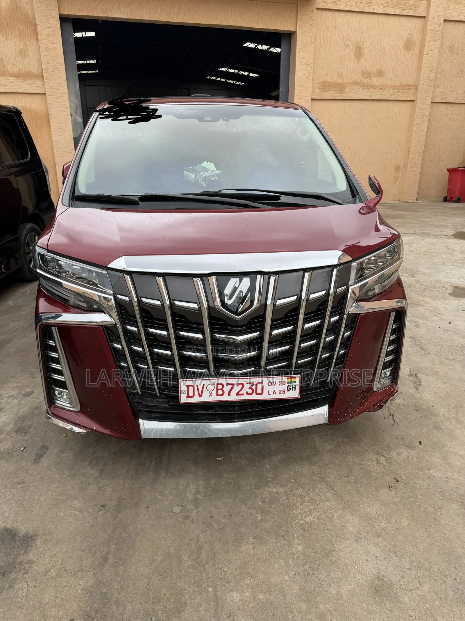 Toyota Alphard 2023 Red