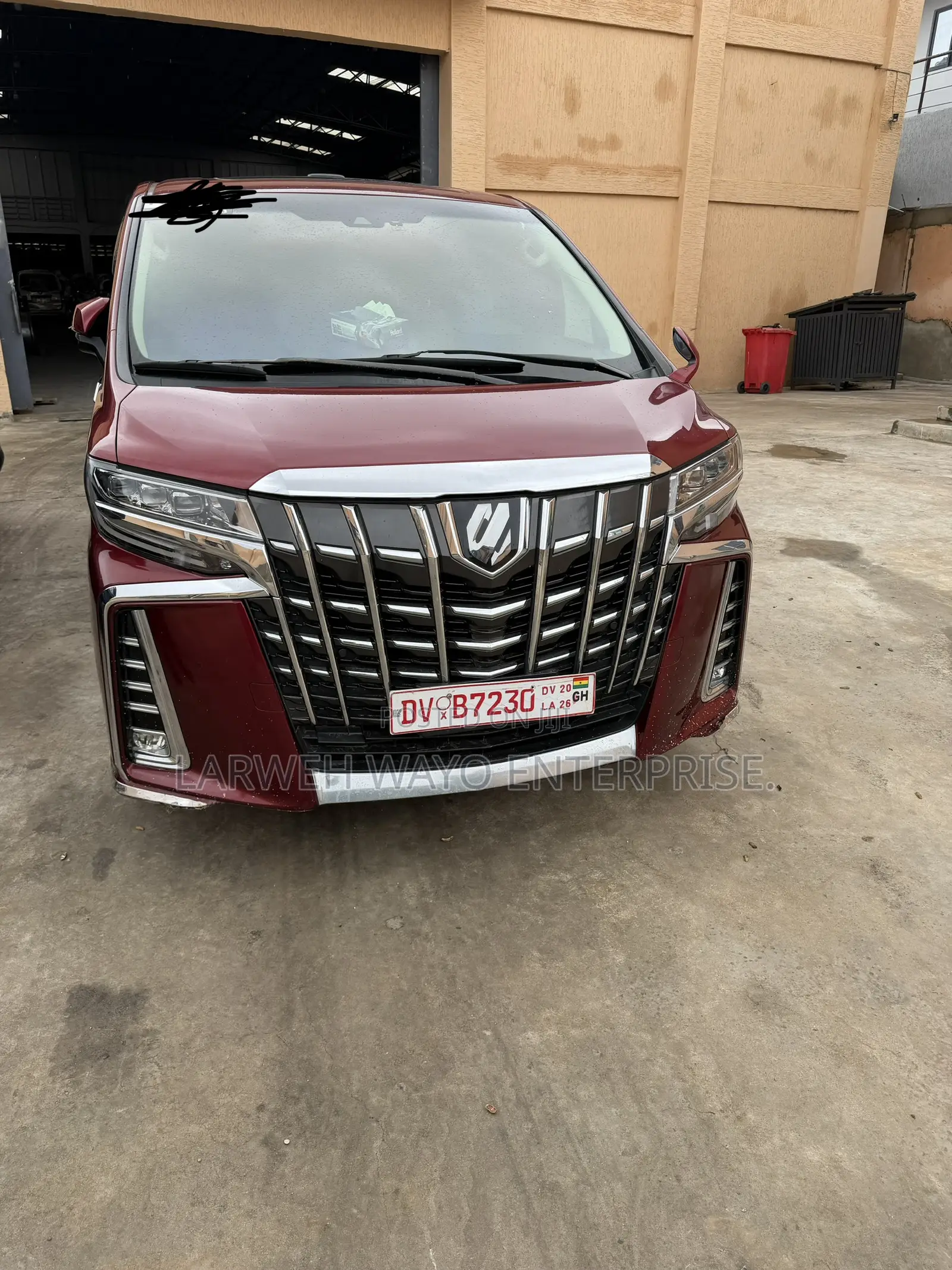 Toyota Alphard 2023 Red