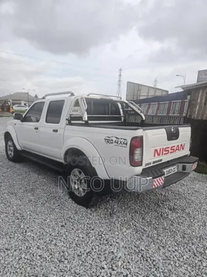 Nissan Hardbody 2021 White