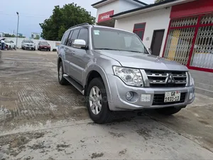 Mitsubishi Pajero 3.8 V6 GLS/GLX 2012 Silver