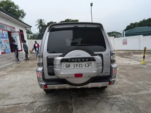 Mitsubishi Pajero 3.8 V6 GLS/GLX 2012 Silver