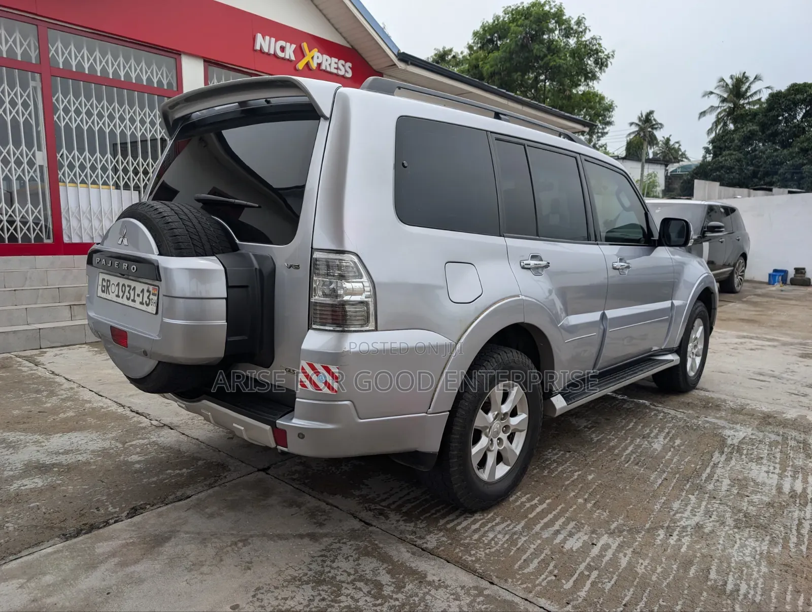 Mitsubishi Pajero 3.8 V6 GLS/GLX 2012 Silver