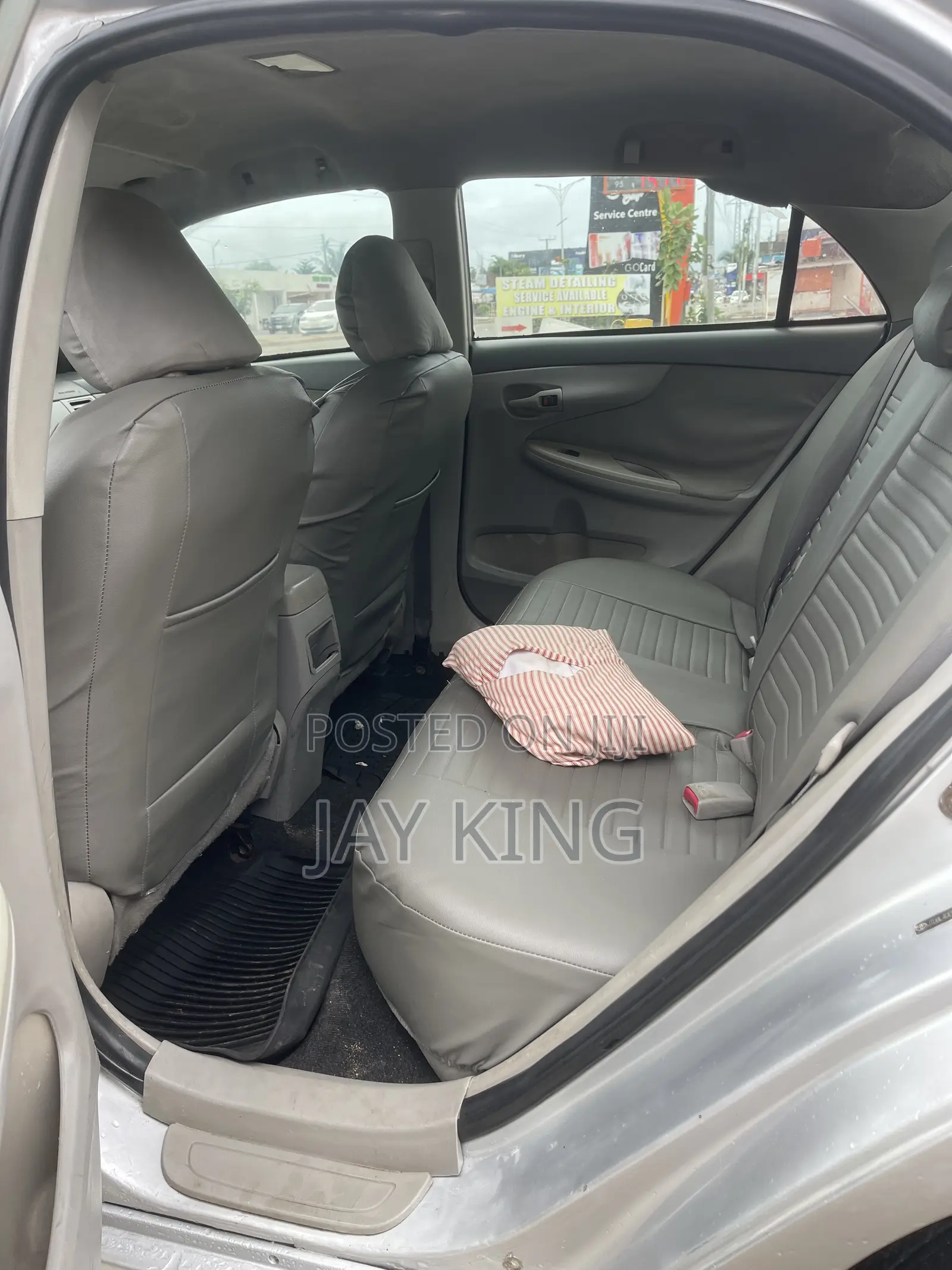 Toyota Corolla LE 4dr Sedan (1.8L 4 cyl 4A) 2009 Silver
