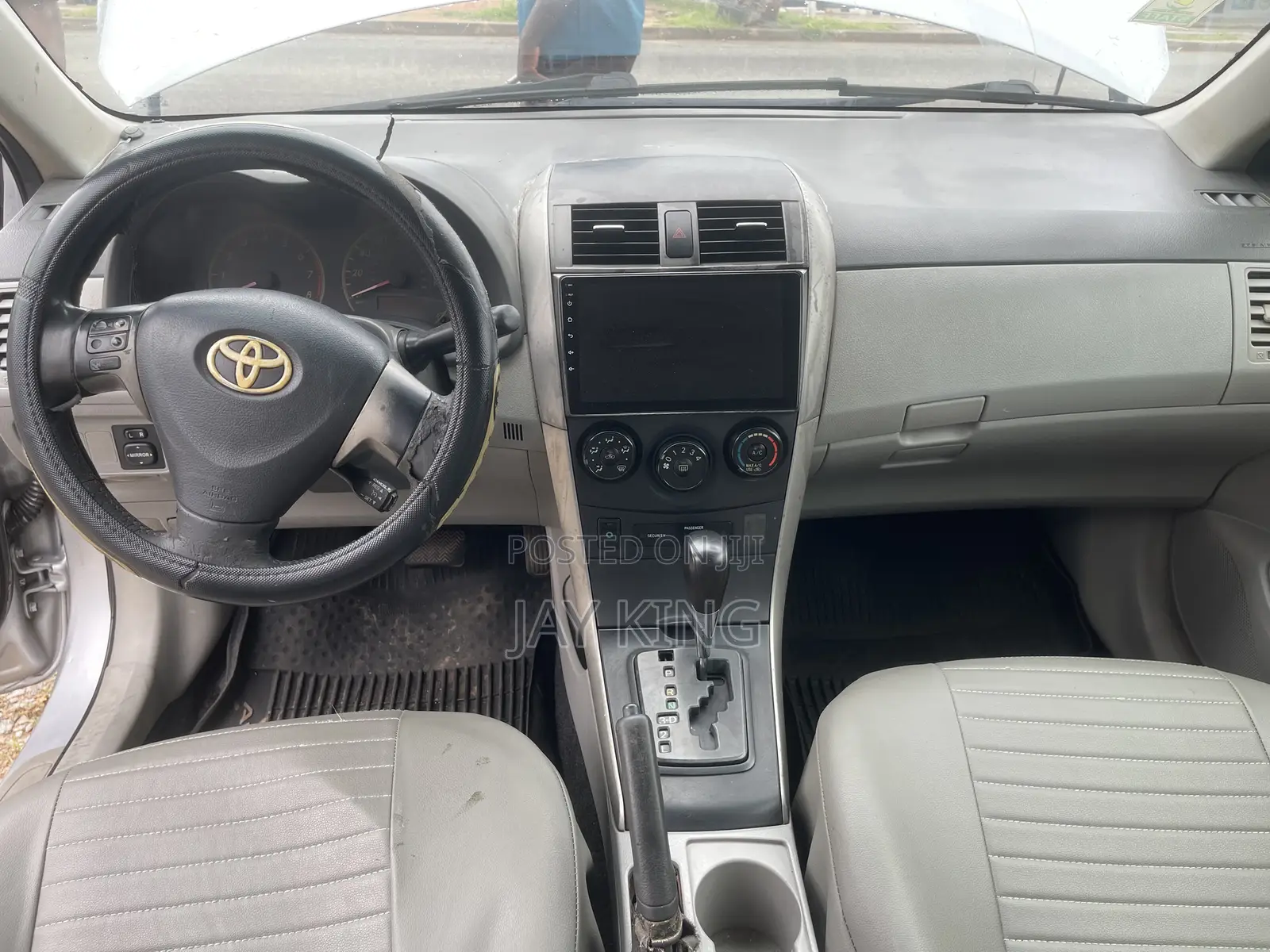Toyota Corolla LE 4dr Sedan (1.8L 4 cyl 4A) 2009 Silver