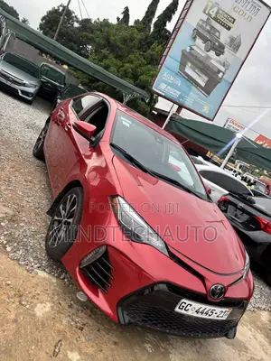 Toyota Corolla XSE (1.8L 4cyl 2A) 2018 Red