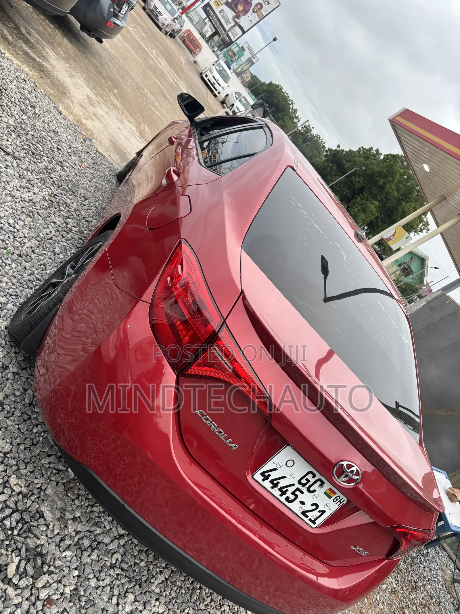 Toyota Corolla XSE (1.8L 4cyl 2A) 2018 Red