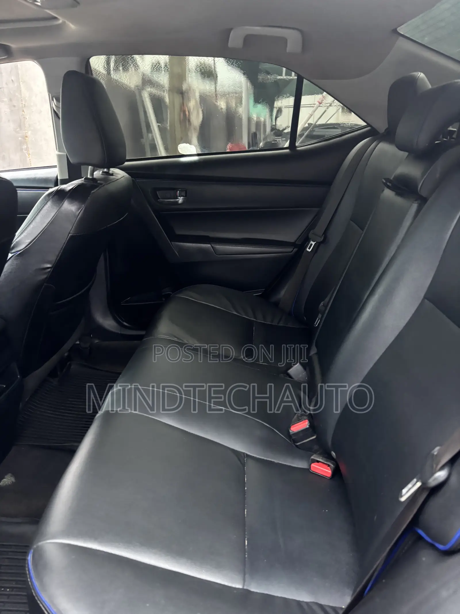 Toyota Corolla XSE (1.8L 4cyl 2A) 2018 Red