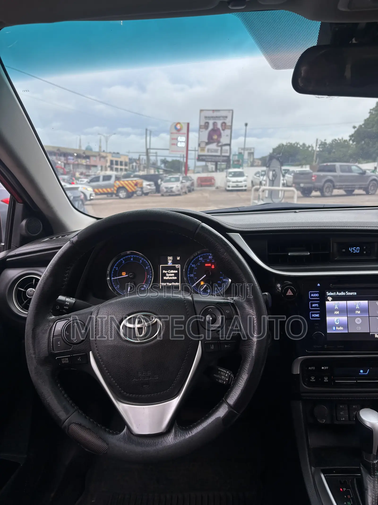 Toyota Corolla XSE (1.8L 4cyl 2A) 2018 Red