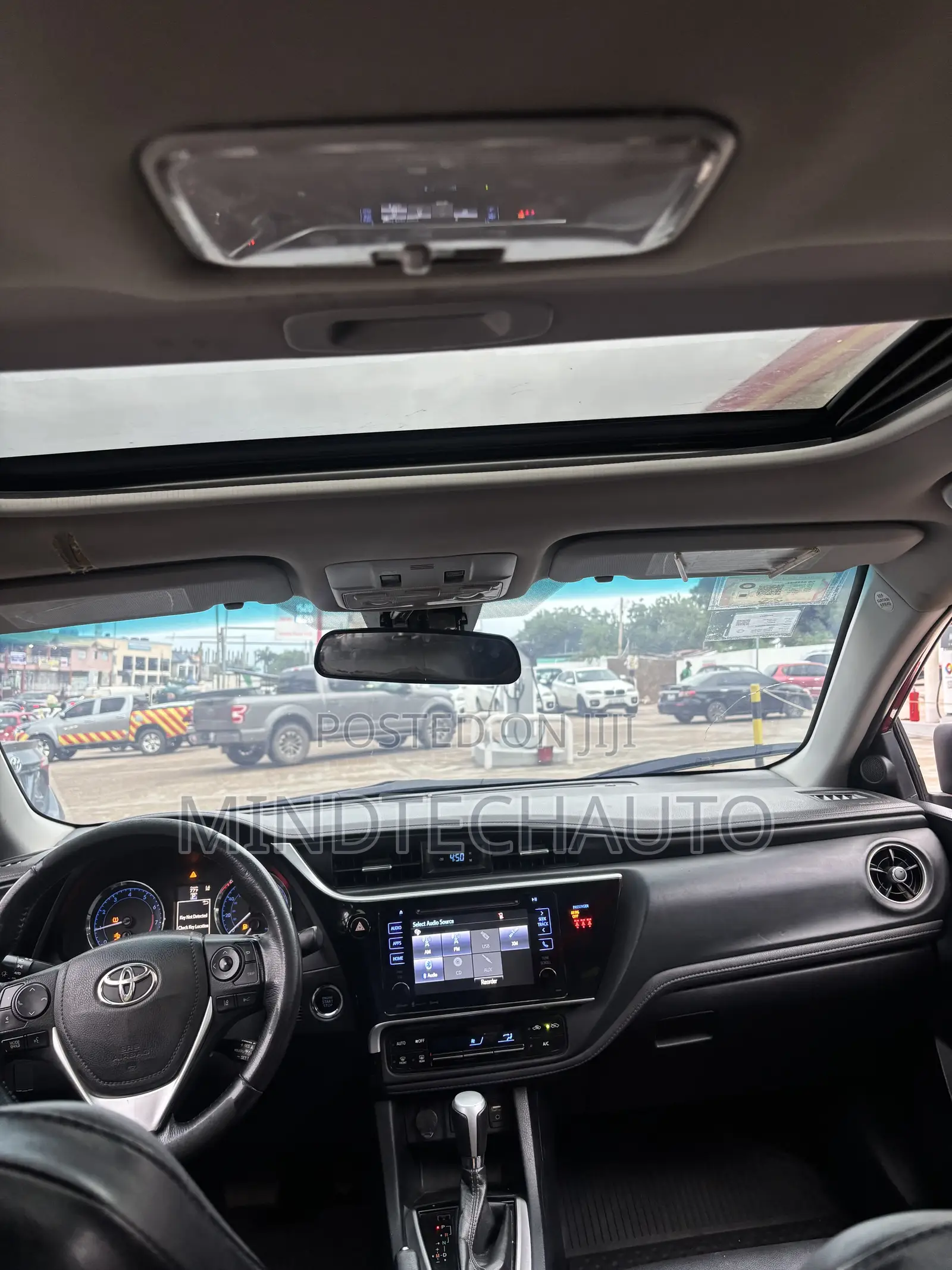 Toyota Corolla XSE (1.8L 4cyl 2A) 2018 Red