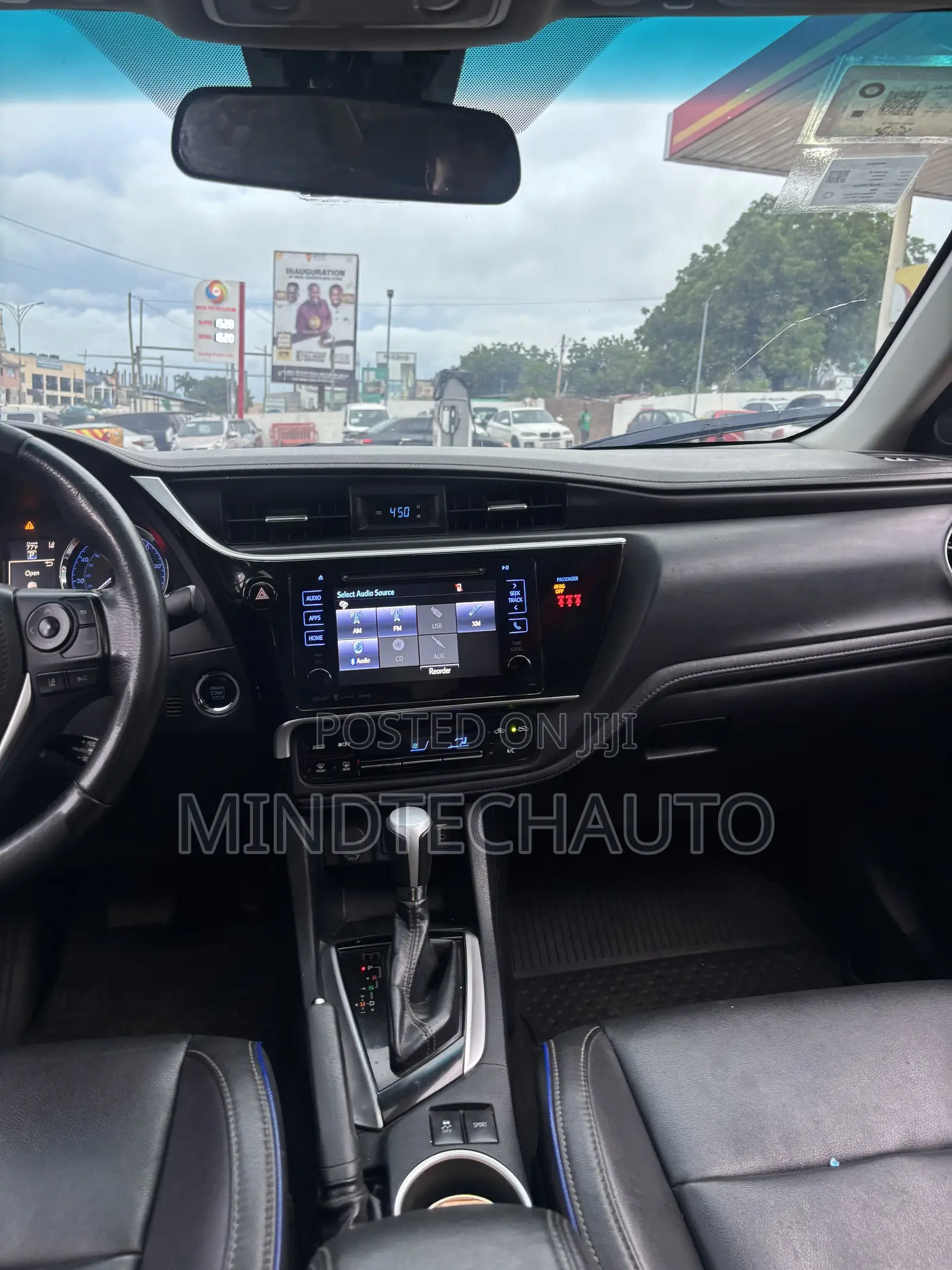 Toyota Corolla XSE (1.8L 4cyl 2A) 2018 Red