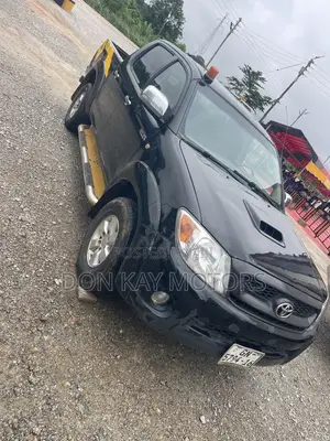 Toyota Hilux 2013 Black