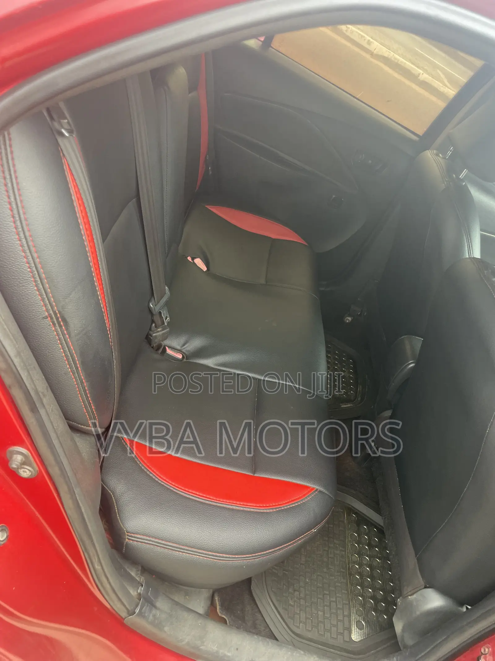 Toyota Yaris Base Sedan 4dr 2010 Red