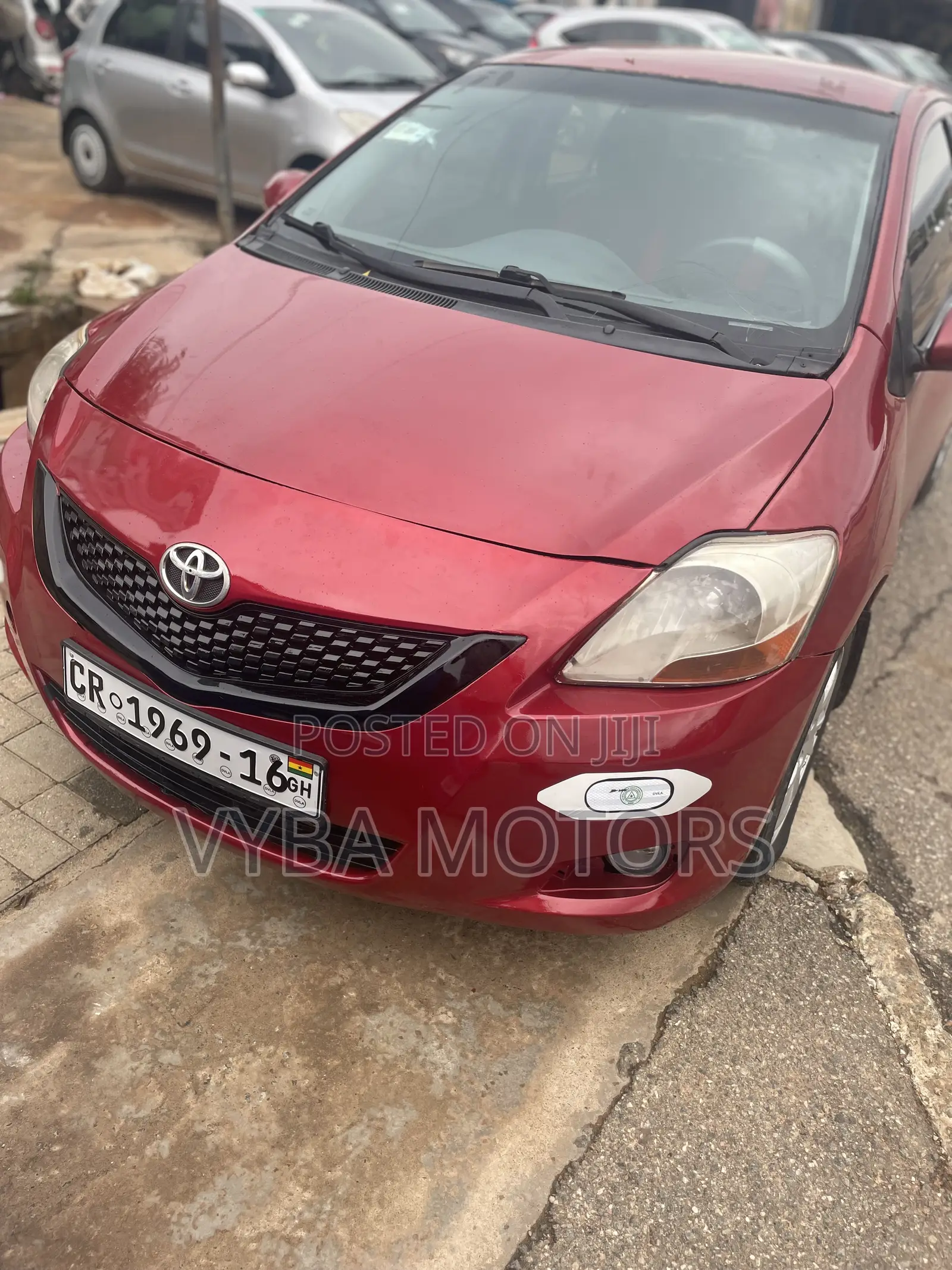 Toyota Yaris Base Sedan 4dr 2010 Red