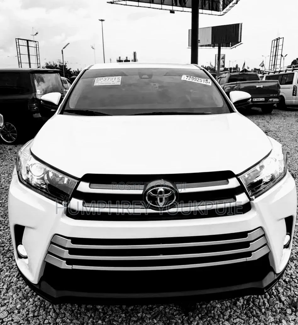Toyota Highlander LE 2019 White