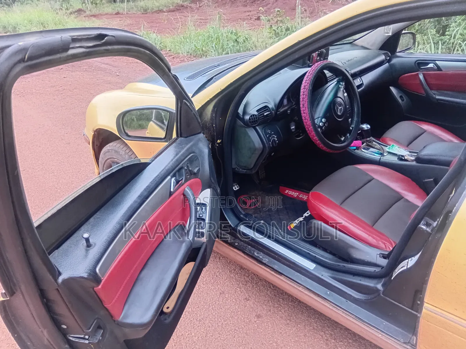Mercedes-Benz C250 2010 Yellow