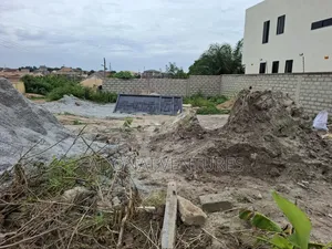 Half Plot of Land for Sale in Atasomanso