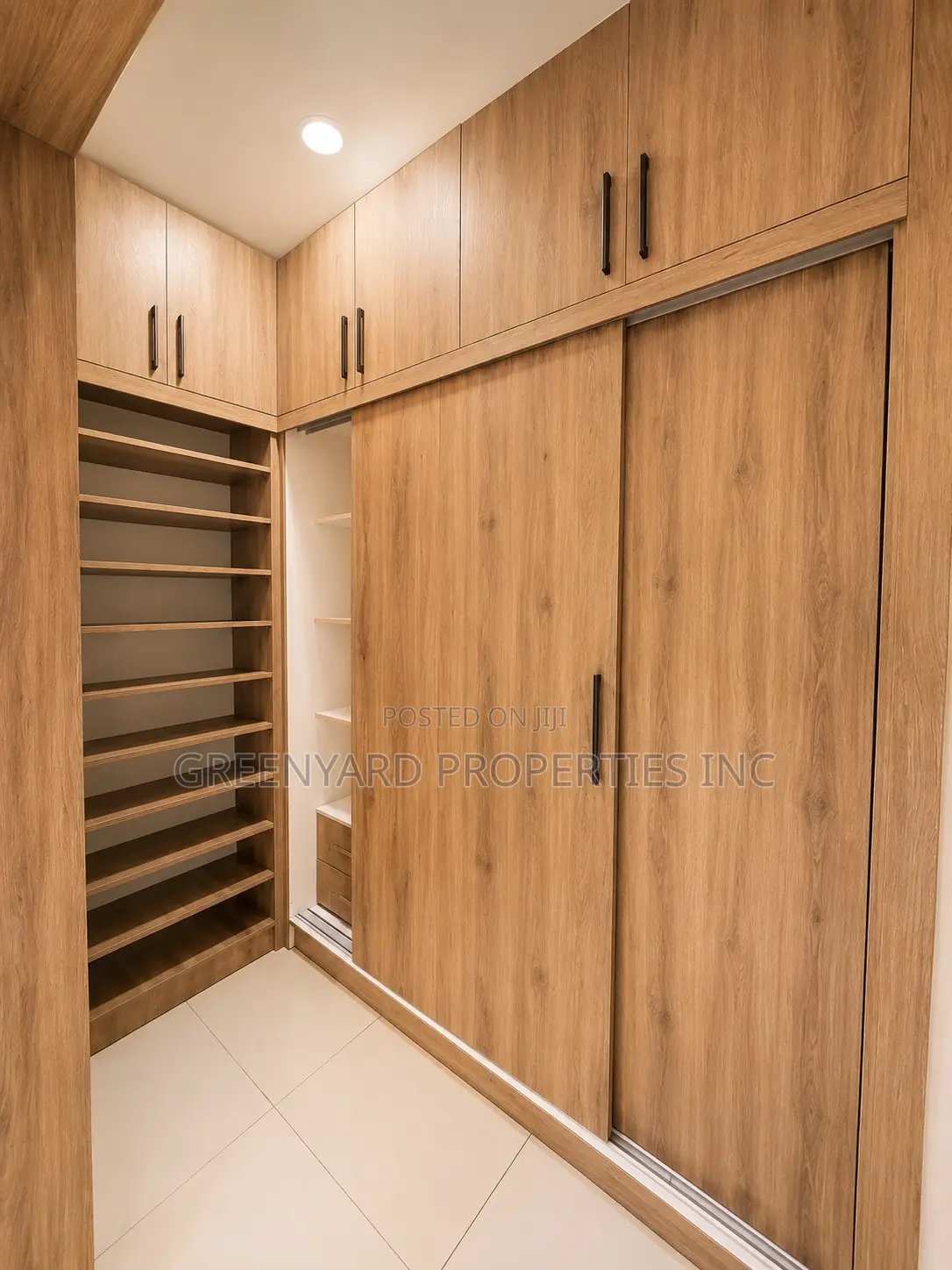 4bdrm House in A&C Mall, East Legon for rent