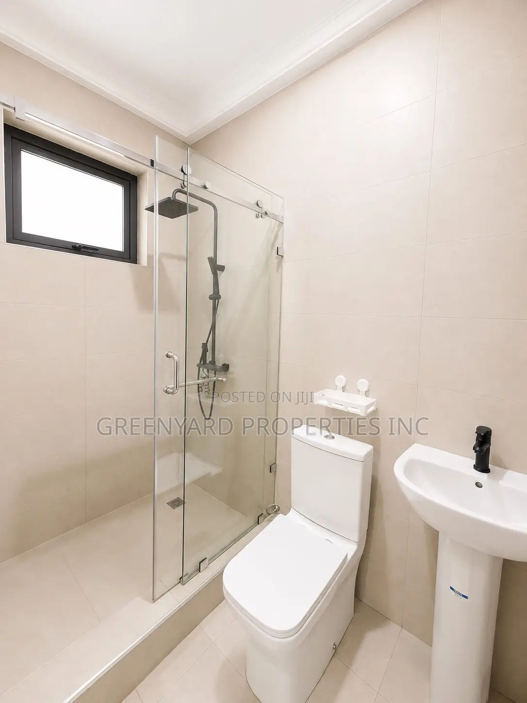 4bdrm House in A&C Mall, East Legon for rent
