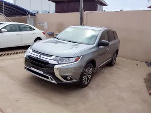Mitsubishi Outlander SE AWC 2019 Silver