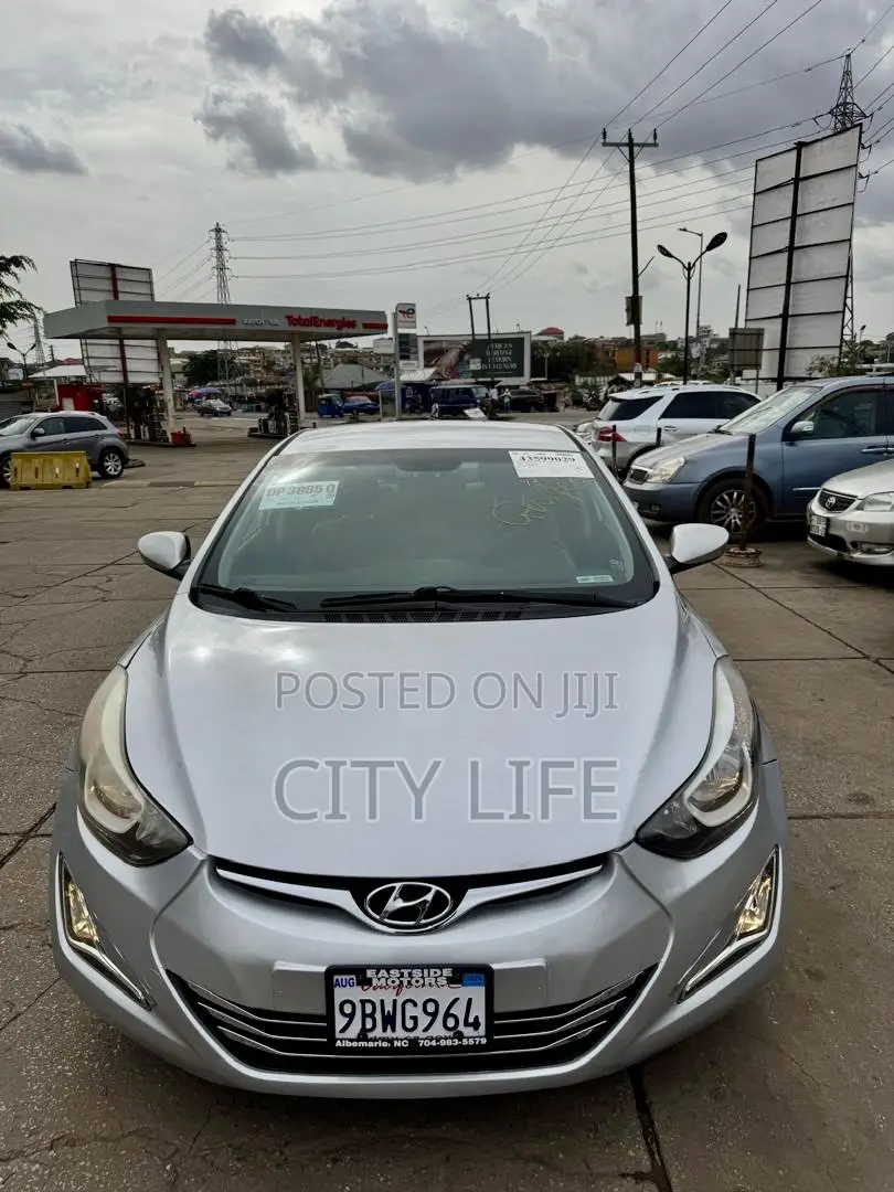 Hyundai Elantra SE 4dr Sedan (1.8L 4cyl 6M) 2014 Silver