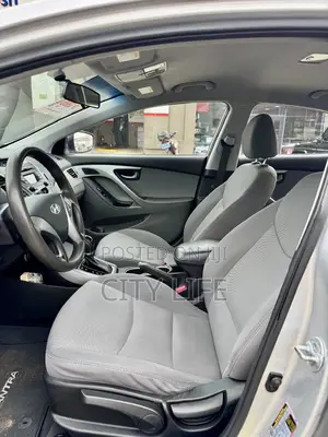 Hyundai Elantra SE 4dr Sedan (1.8L 4cyl 6M) 2014 Silver