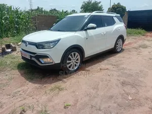 SsangYong Rodius 2017 White