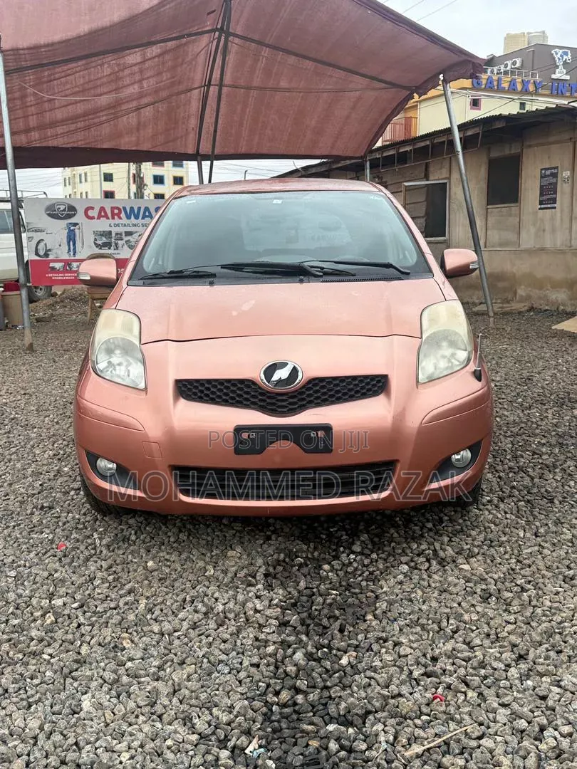 Toyota Vitz 1.5 FWD 3dr 2010 Pink