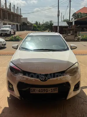 Toyota Corolla 2015 White