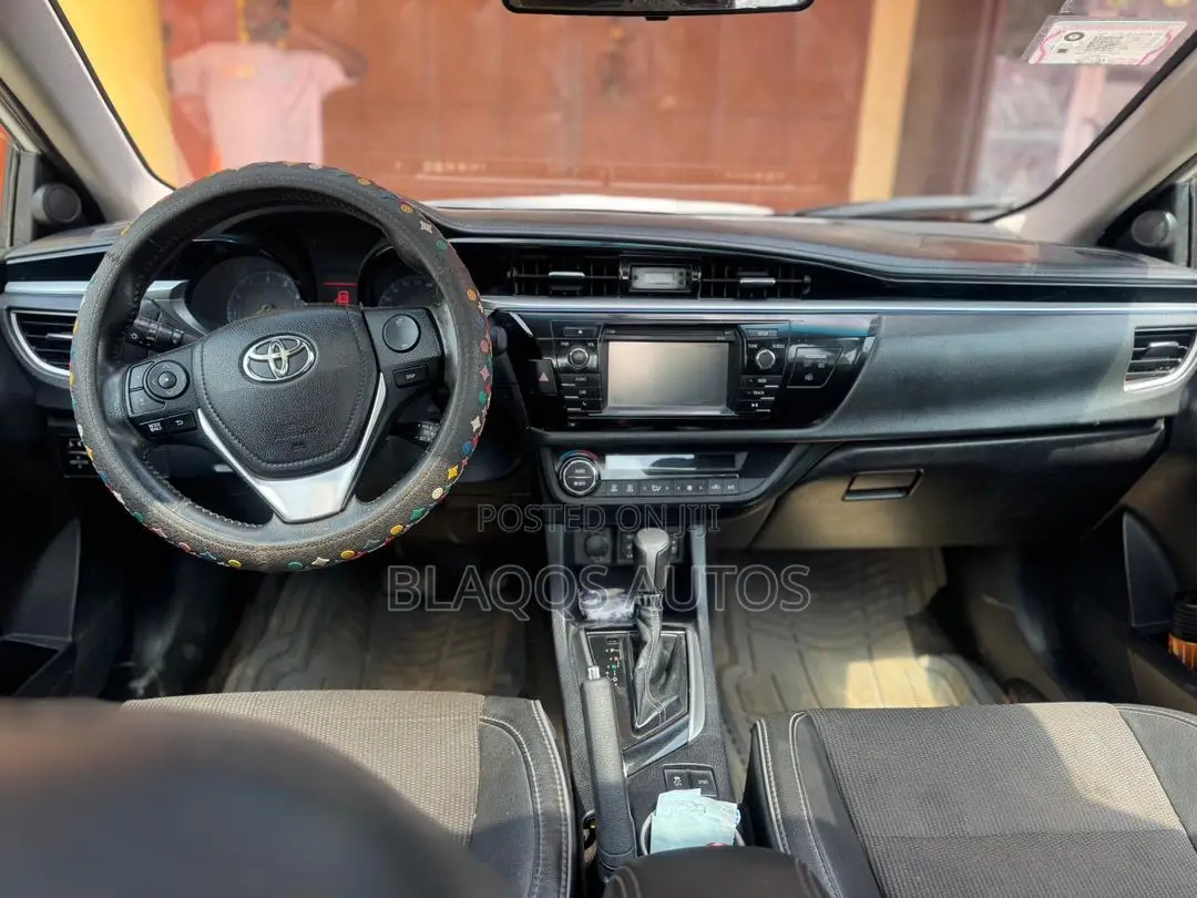 Toyota Corolla 2015 White